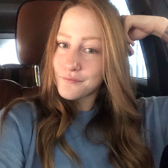 Meet your Posher, Jacquelyn - Picture 4 of 4